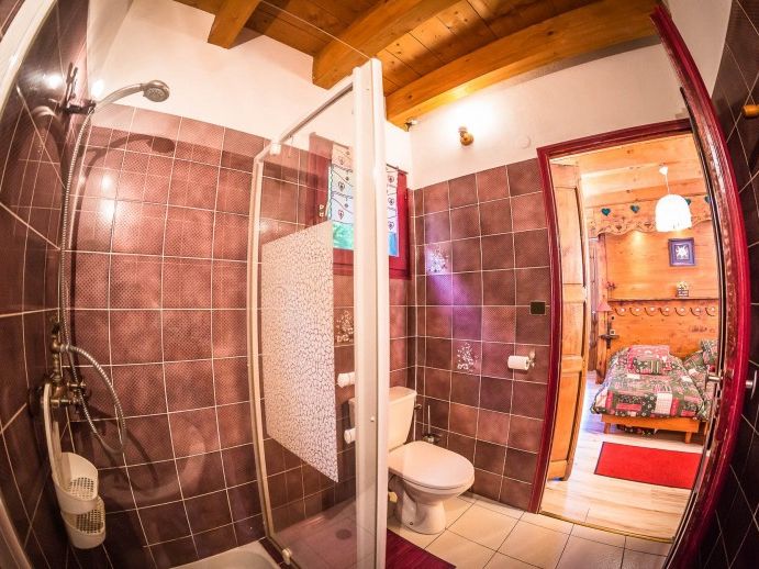 Chalet La Couqueille met buiten-whirlpool