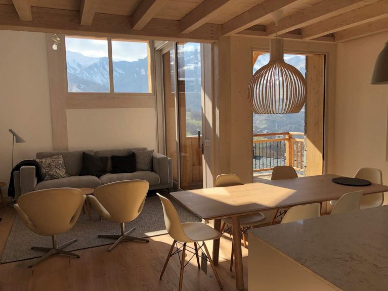 Chalet Caseblanche Retreat met houtkachel en sauna