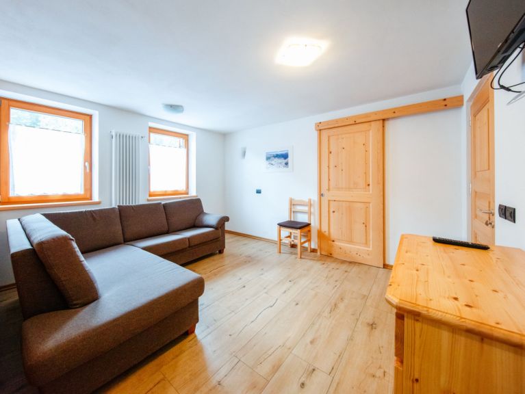 Chalet Mantel