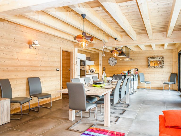Chalet Le Bois Brûlé met privé-sauna en buiten-whirlpool