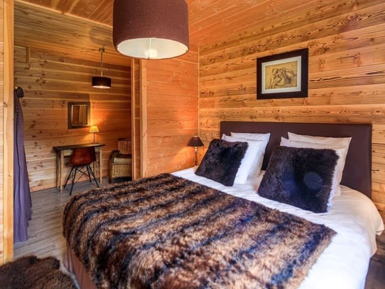 Chalet-appartement Le Savoyard met buiten-whirlpool