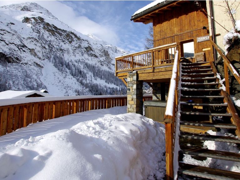Chalet Zanskar met buiten-whirlpool