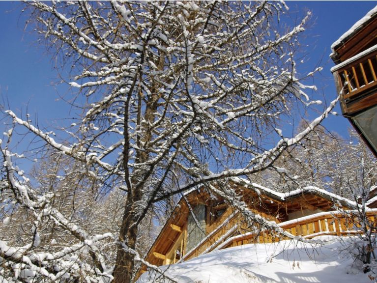 Chalet Zanskar met buiten-whirlpool