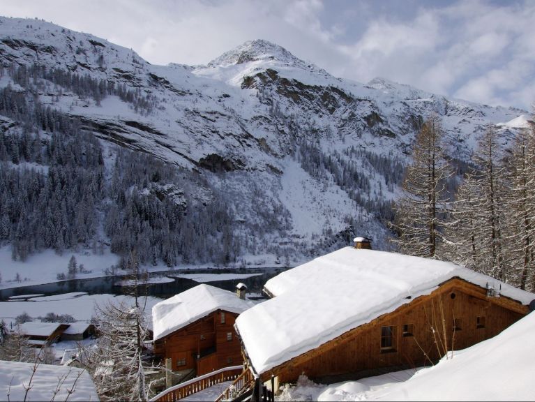 Chalet Zanskar met buiten-whirlpool