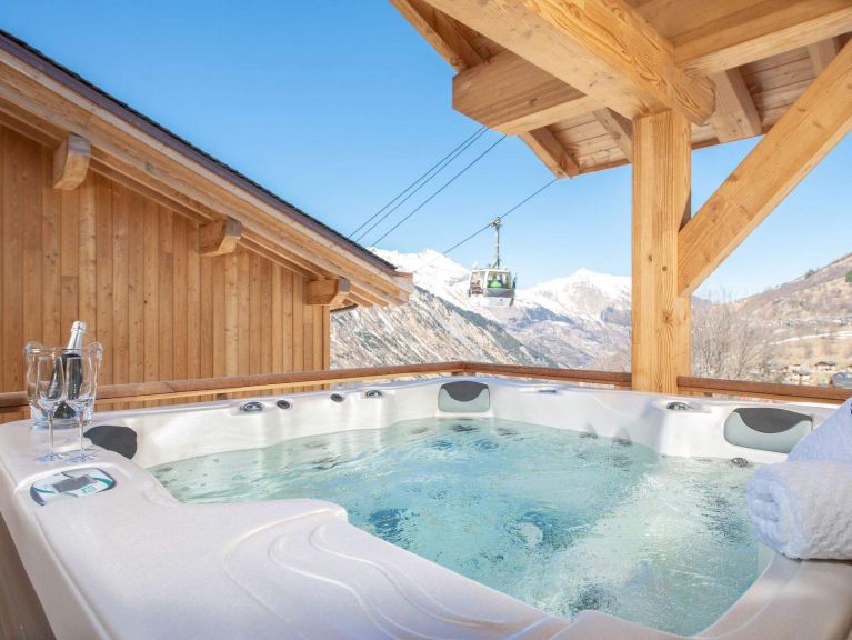 Chalet Caseblanche Chanterella met open haard, sauna en whirlpool