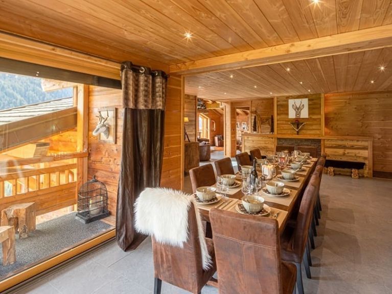 Chalet-appartement Le Savoyard met buiten-whirlpool