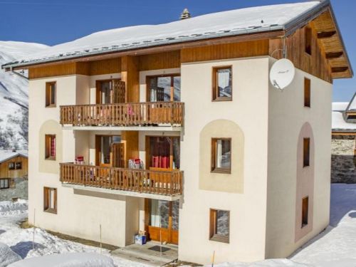 Chalet-appartement Cristal hele chalet - 30-39 personen