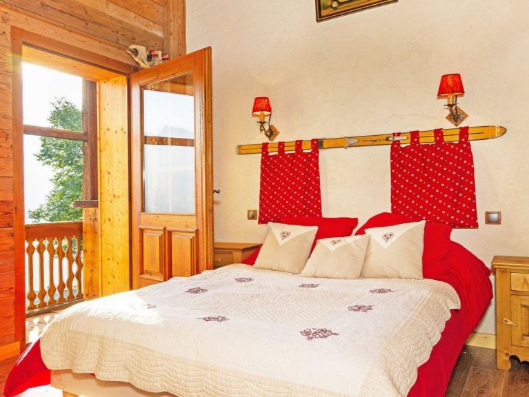 Chalet Petit Châtel met buiten-whirlpool