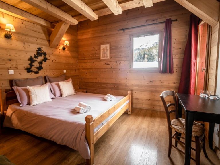 Chalet du Cocoon Pierra Menta 1 met sauna en gedeelde buiten-whirlpool