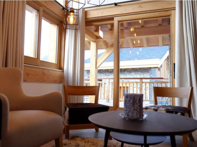 Chalet Caseblanche Selini met houtkachel en sauna
