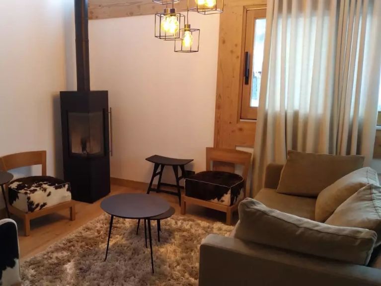 Chalet Caseblanche Selini met houtkachel en sauna