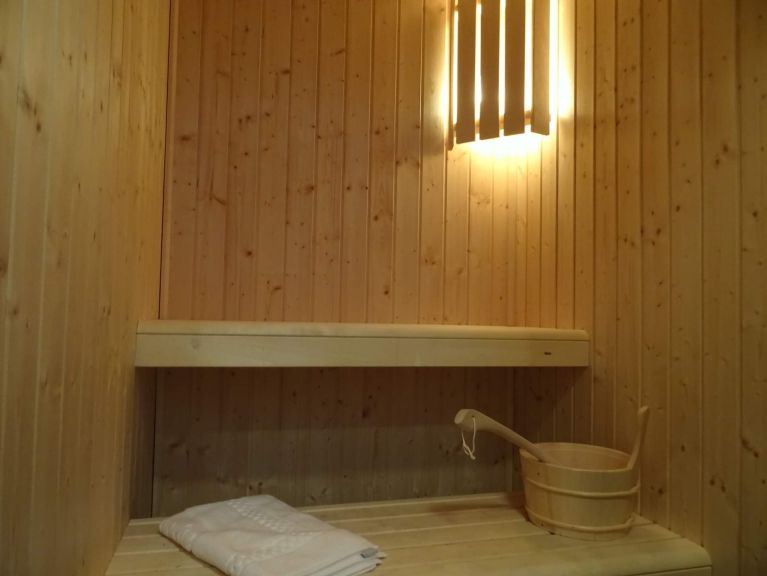 Chalet Caseblanche Pomme de pin met houtkachel en sauna