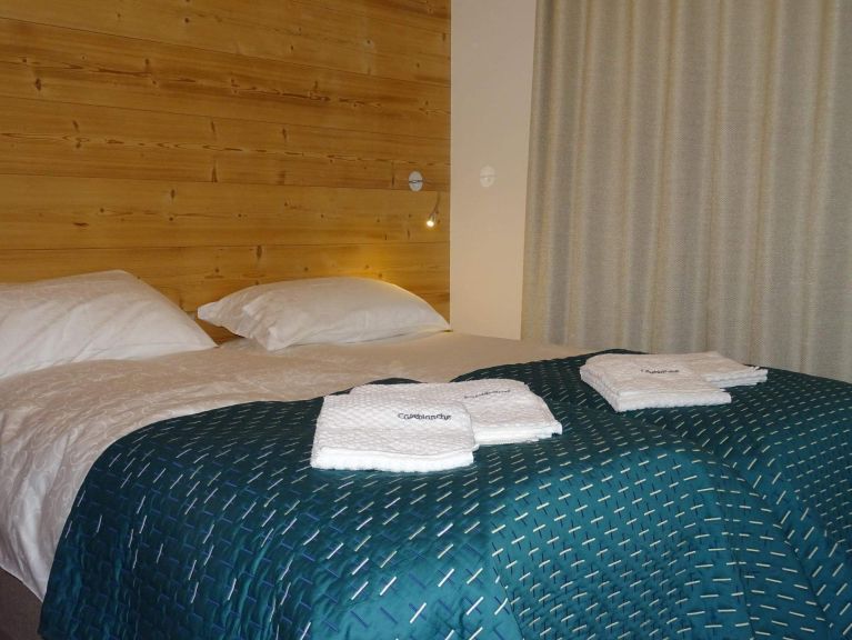 Chalet Caseblanche Pomme de pin met houtkachel en sauna