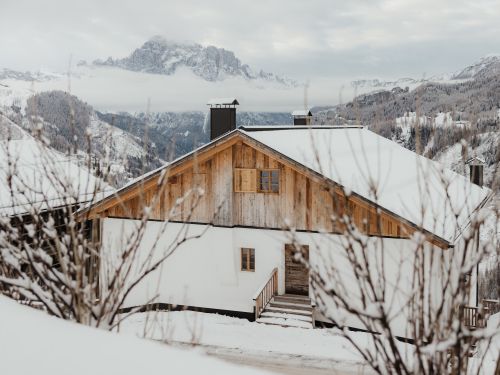 Chalet Casa Tra Cime max. 8 volwassenen en 2 kinderen - 8-10 personen Chalet Casa Tra Cime max. 8 volwassenen en 2 kinderen - 8-10 personen