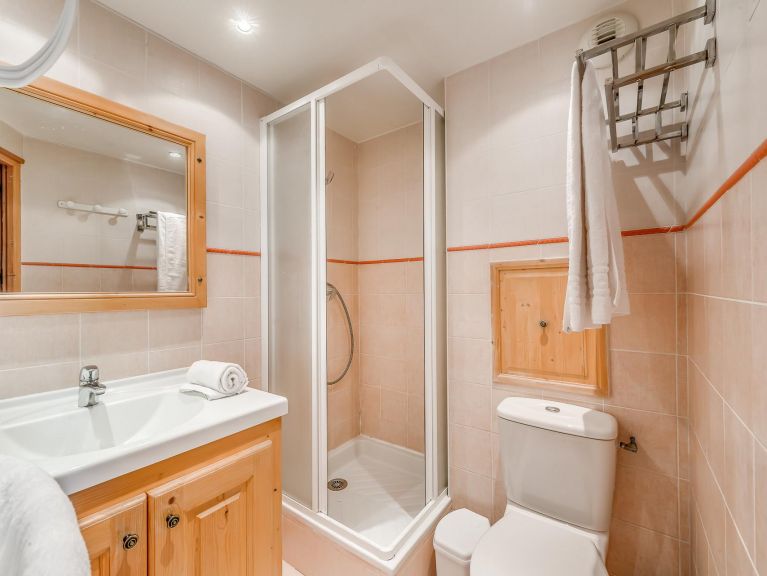 Chalet-appartement Gypaete met buiten-whirlpool