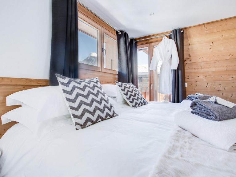 Chalet Les Trois Bonheurs met buiten-whirlpool