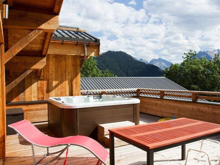Chalet Nuance de Bleu met privé-sauna en buiten-whirlpool