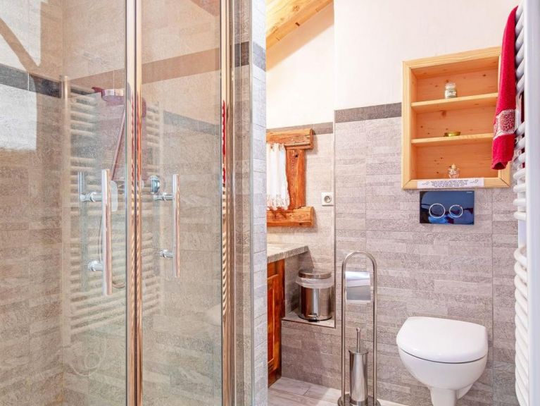 Chalet de Ferme Farmhouse + Perle des Neiges