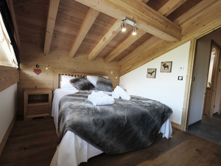 Chalet Caseblanche Tawny met open haard en sauna