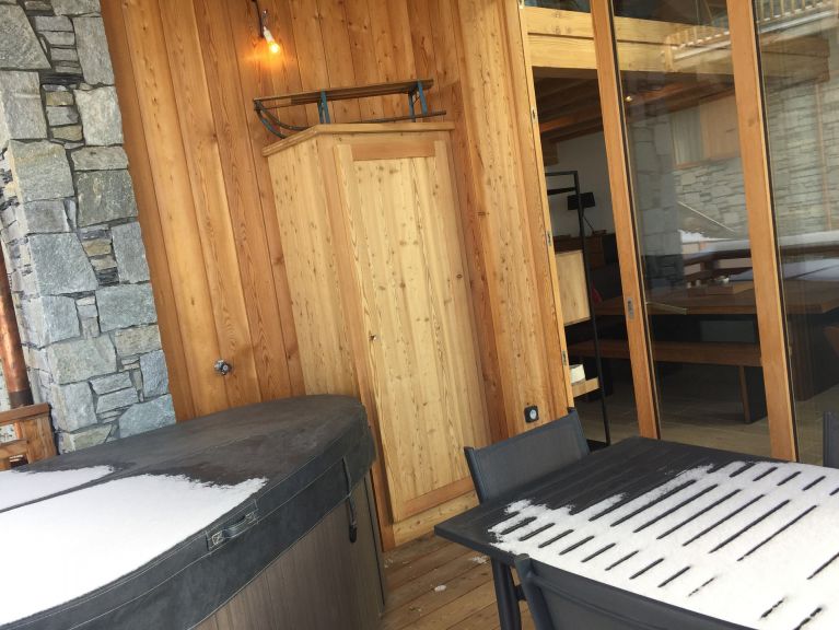 Chalet Caseblanche Corona met houtkachel, sauna en whirlpool