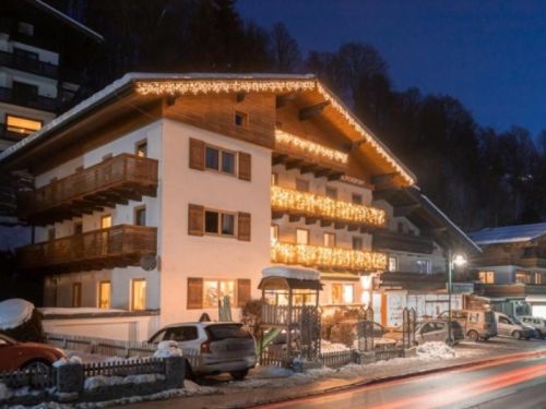 Chalet Alpensport inclusief catering 40 44 personen Salzburgerland