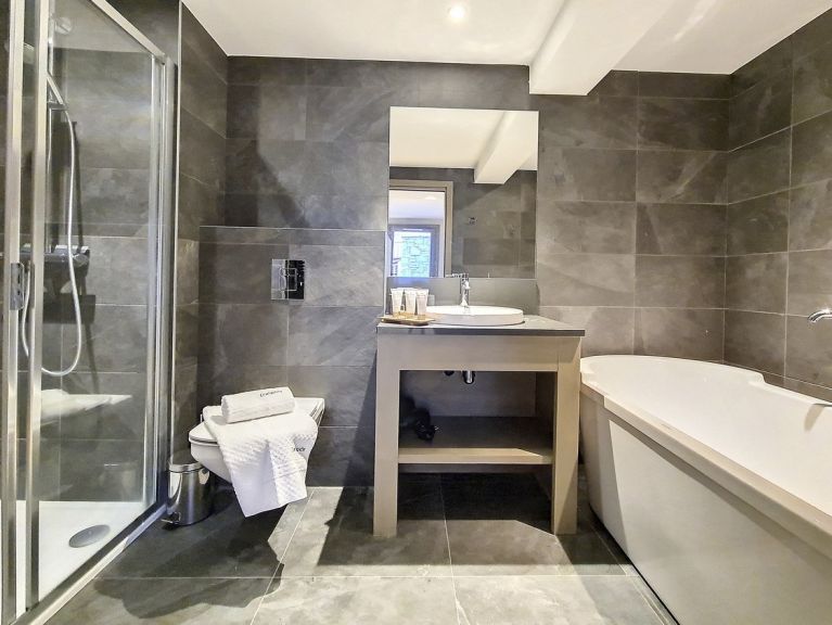 Chalet Caseblanche Augustine met houtkachel en sauna