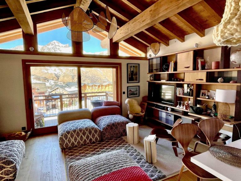 Chalet Caseblanche Felicita met houtkachel en buiten-whirlpool