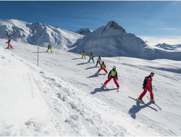 Skidorp Charmant wintersportdorpje met veel faciliteiten nabij Italië-6