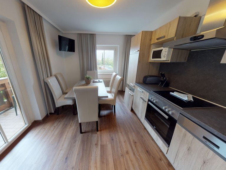 Chalet Edelweiss am See Combi, 4 apt. incl. gezamenlijke keuken en eetruimte
