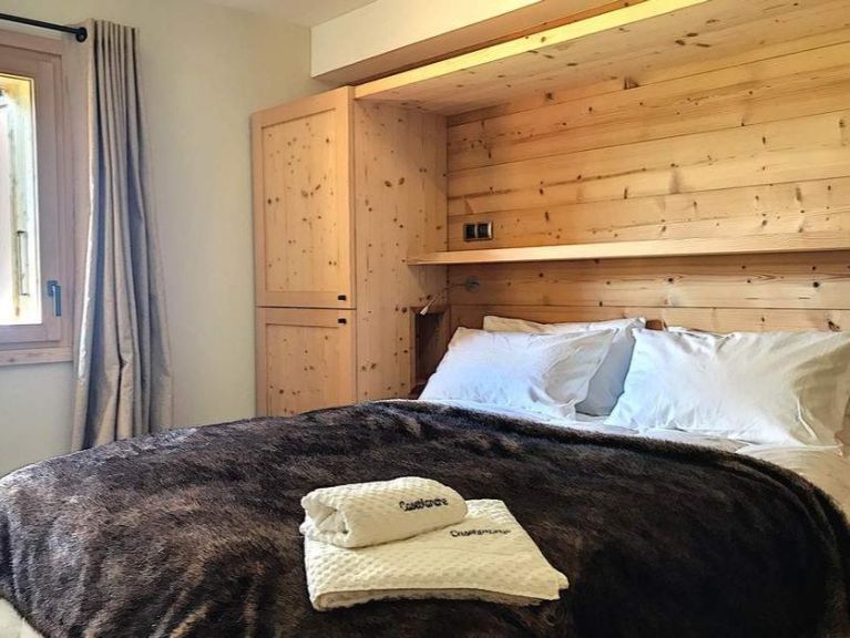 Chalet Caseblanche Carcosa met houtkachel en sauna