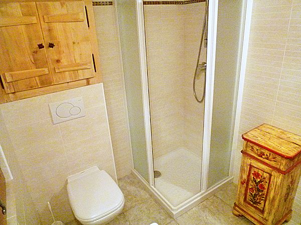 Chalet Petit Châtel met buiten-whirlpool