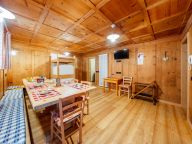 Chalet Mantel-10