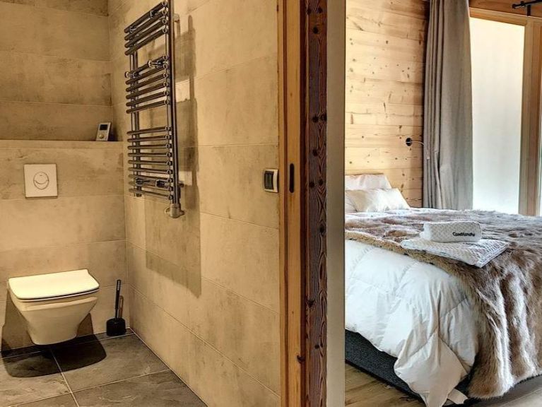 Chalet Caseblanche Carcosa met houtkachel en sauna