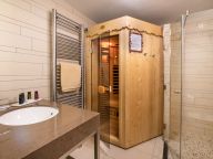 Chalet Le Hameau des Marmottes met familiekamer en sauna-47