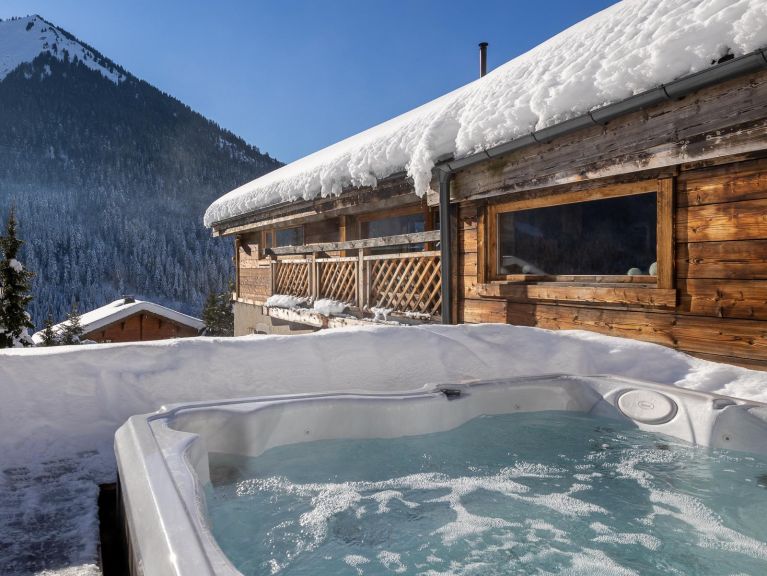 Chalet Ferme du Rys met buiten-whirlpool, zondag t/m zondag