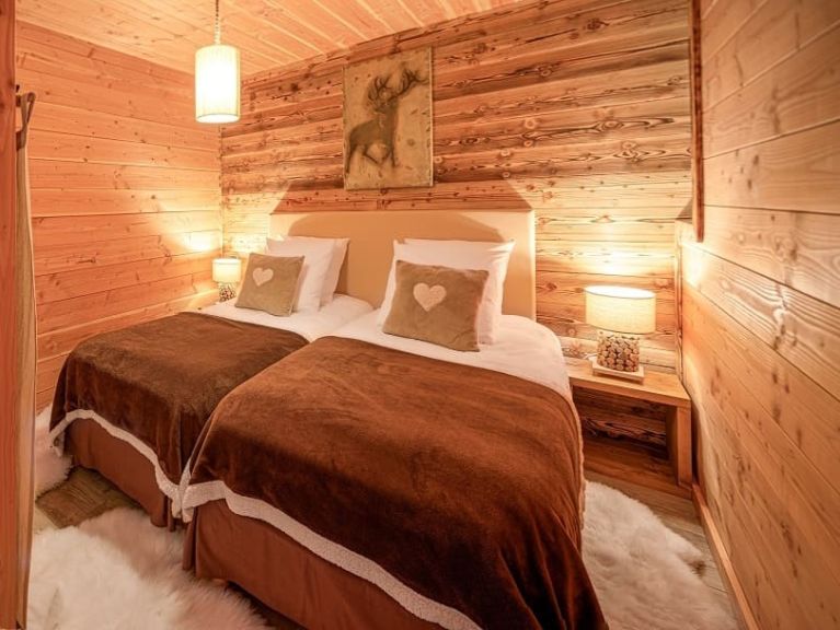 Chalet-appartement Le Savoyard met buiten-whirlpool