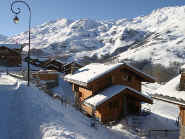 Chalet Le Hameau des Marmottes met familiekamer en sauna