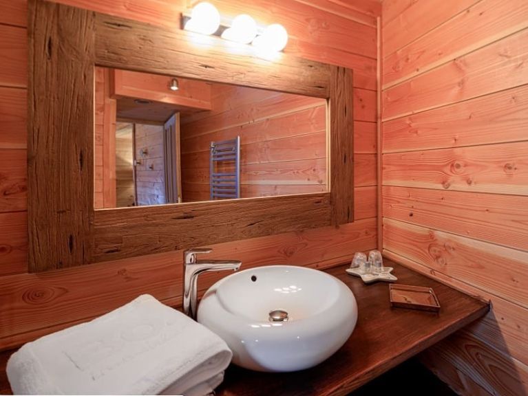 Chalet-appartement Le Savoyard met buiten-whirlpool